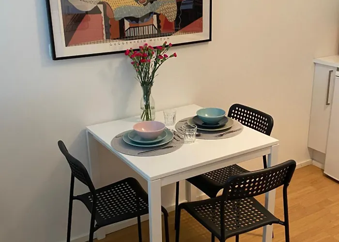 Tranquil Near Nature, Free Parking& Wifi Lägenhet *